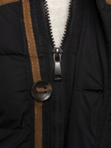 Мъжко яке със сваляща се качулка с пух и кръпки на лактите - черно