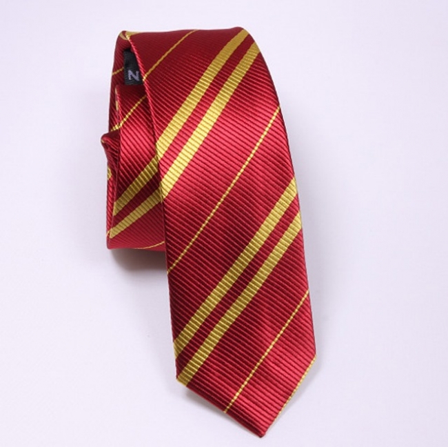 Червена вратовръзка с жълто